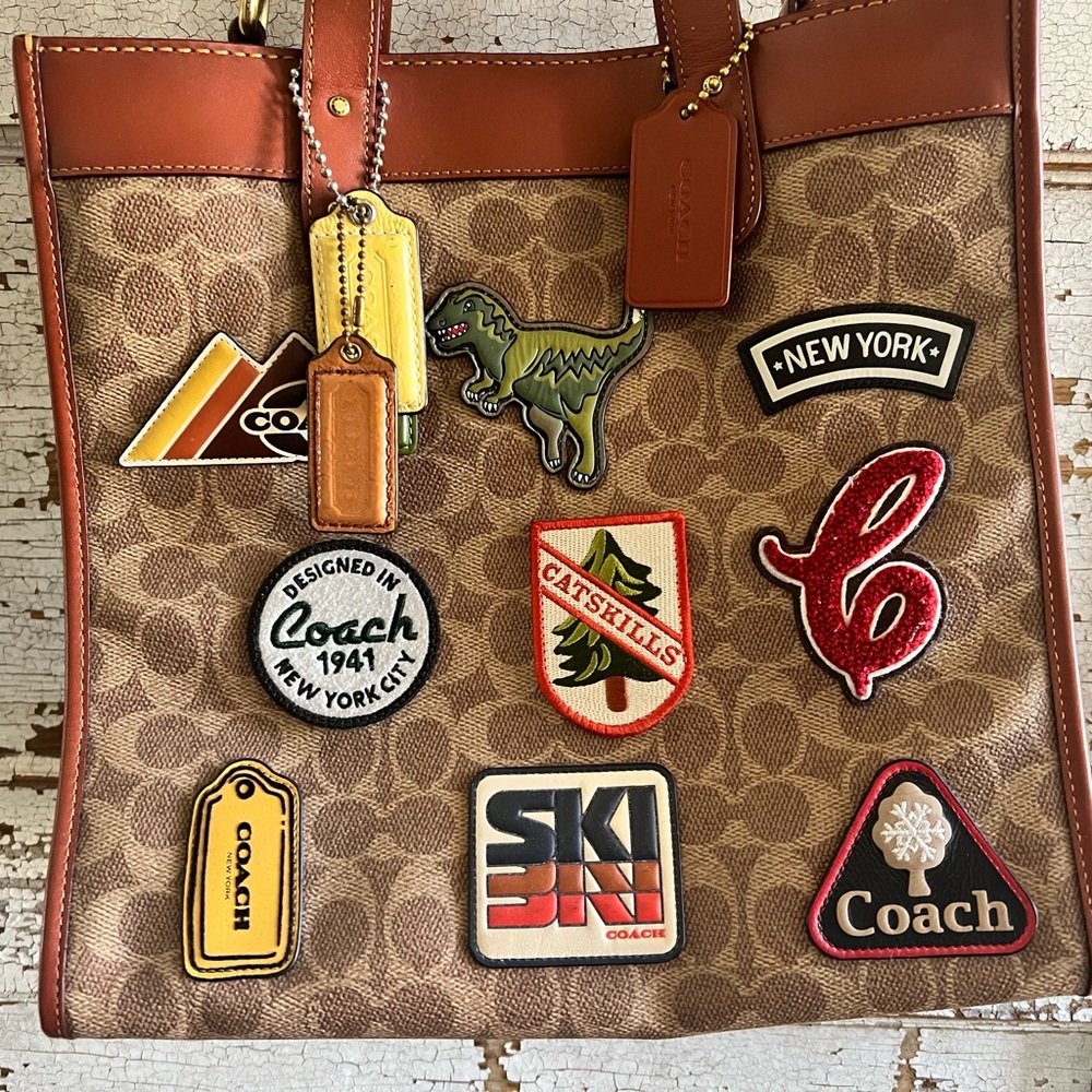 Coach Field Tote Signature Jacquard Canvas with Matching Wallet - Picture 3 of 15